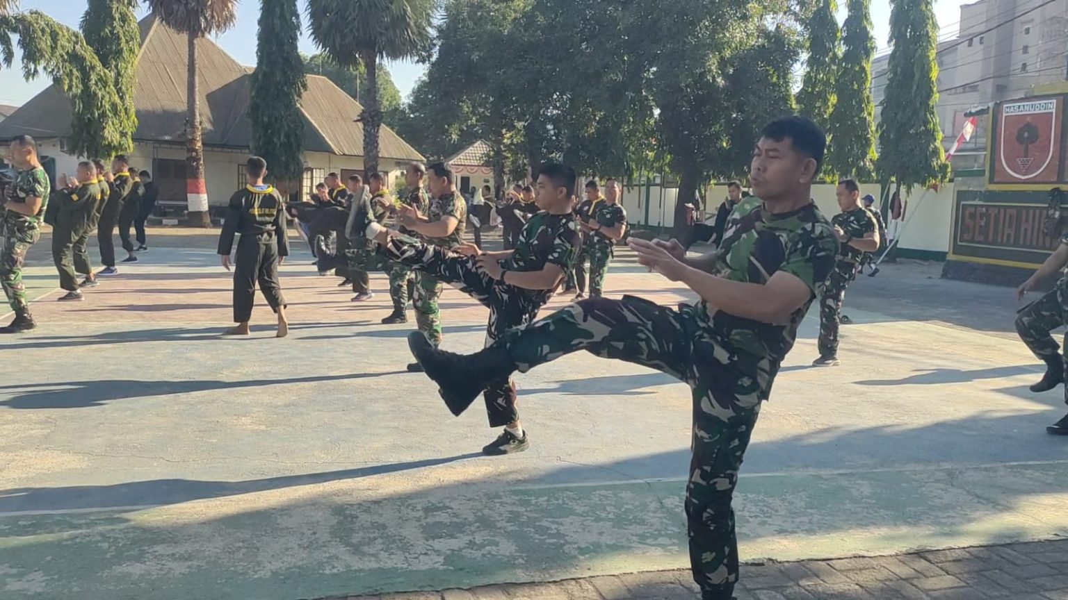 Latihan Pencak Silat Militer Kodim 1409/Gowa Perkuat Profesionalisme Prajurit